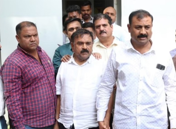 खरात प्रकरणाचा मास्टरप्लॅन उघड; अटकेपूर्वीच ‘LOC’ काढून पोलिसांनी आवळले होते पाश