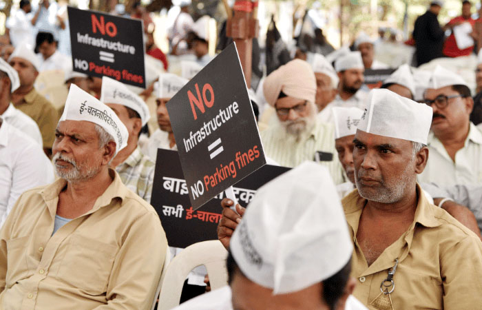 अखेर पेच सुटला! ई-चलानच्या मुद्द्यावर सरकार सकारात्मक, ट्रान्सपोर्ट संप स्थगित