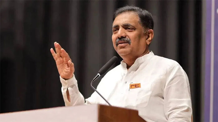 ना अर्थ, ना संकल्प; फक्त कंत्राटदारांचेच कल्याण, जयंत पाटलांची फटकेबाजी