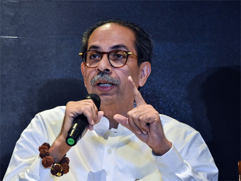 सगळे खेळाडू तुमच्याच संघात, मग मॅच कोणाशी खेळणार? ठाकरेंचा भाजपला थेट सवाल